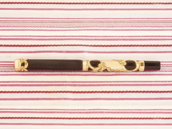 parker-33-lucky-curve-antique-gold-hard-rubber pen