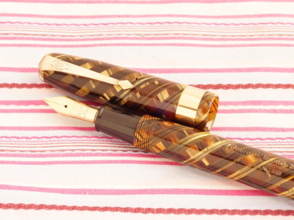 vintage conway stewart 27 deluxe golden tiger eye marble executive fountain pen
