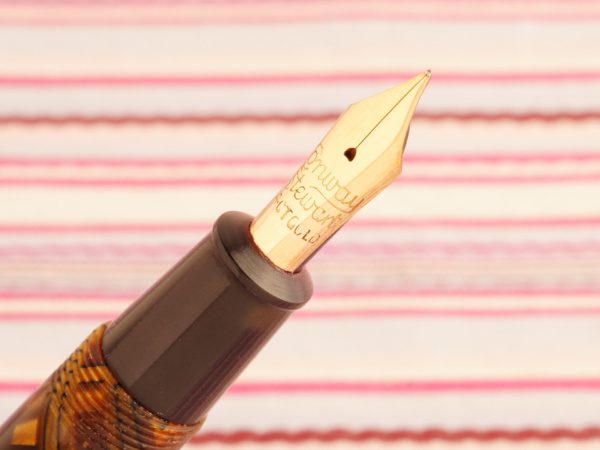 vintage conway stewart 27 deluxe golden tiger eye marble executive fountain pen