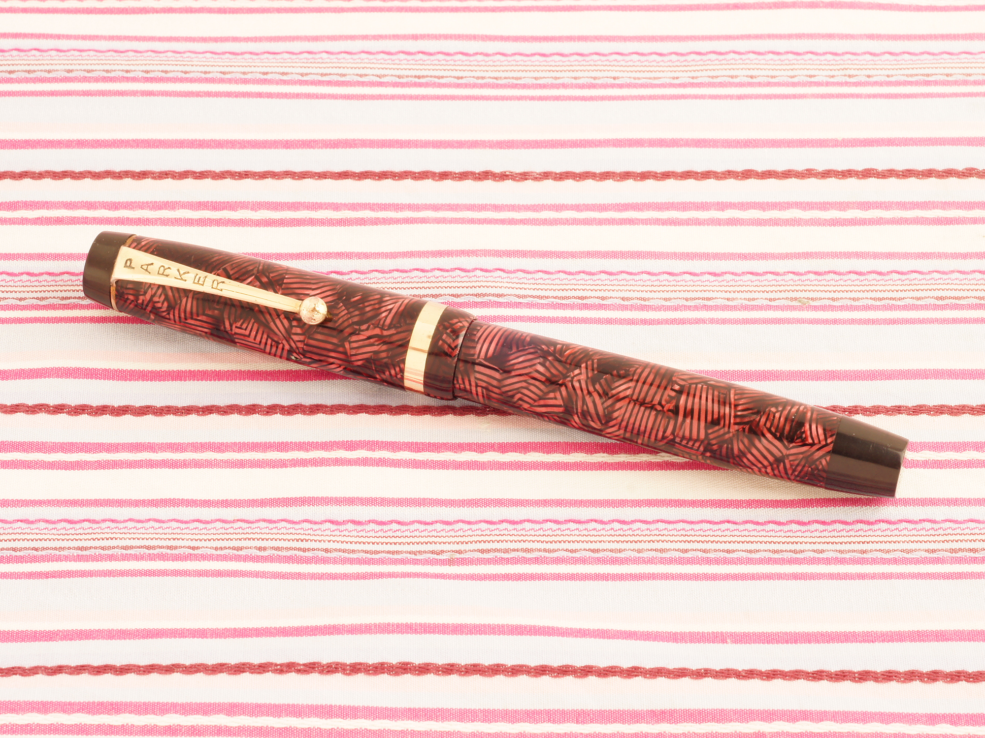 Parker Victory MarkI MKI Red Hatched Candy-Striped Fountain Pen 3 vintaeg parker victory mark I red hatched candy striped button filler fountain pen