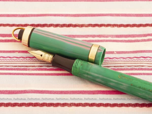 conway stewart dinkie 526 green pink cs079 1