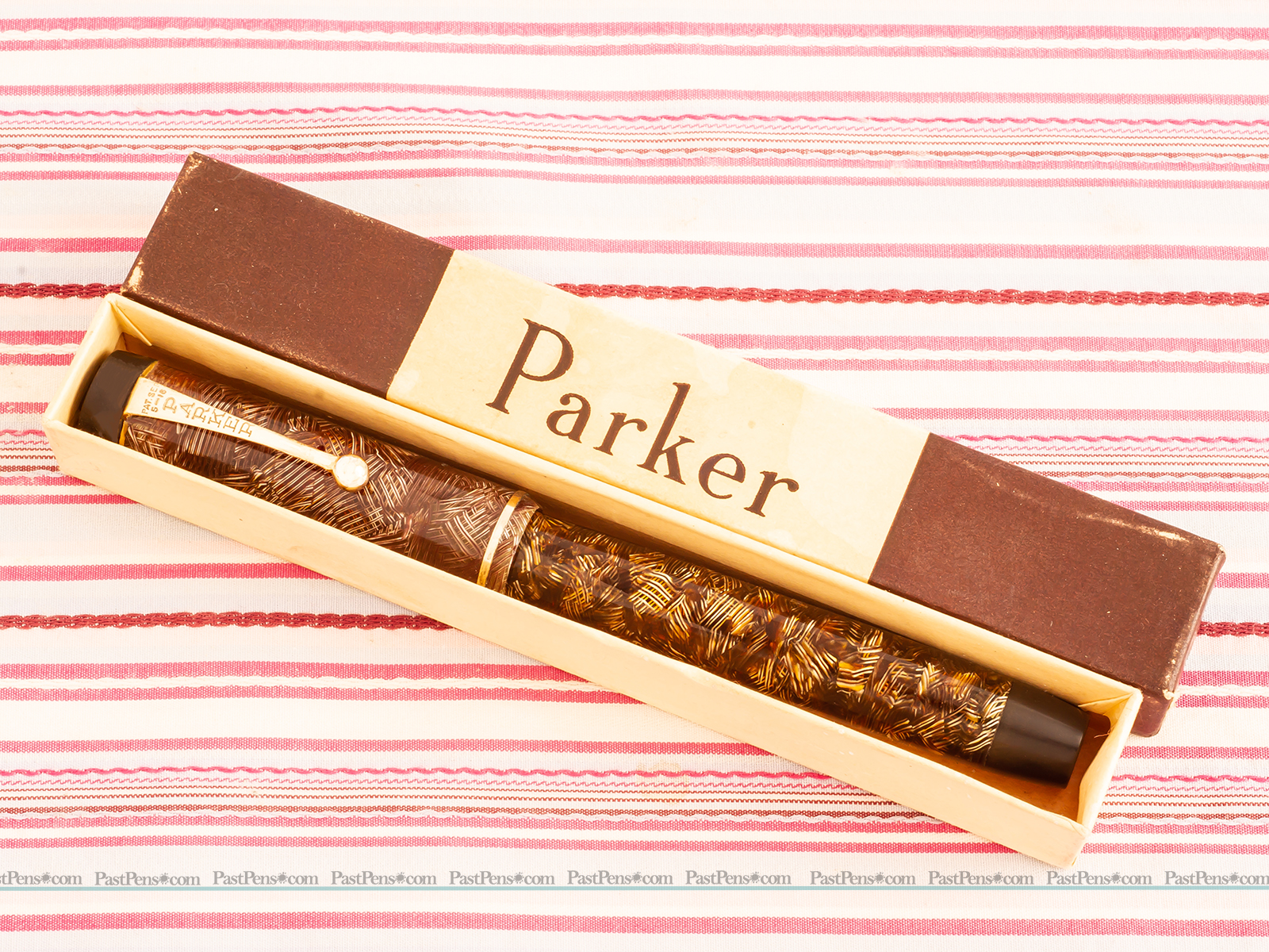 parker duofold senior gold hatched fountain pen pk276 model