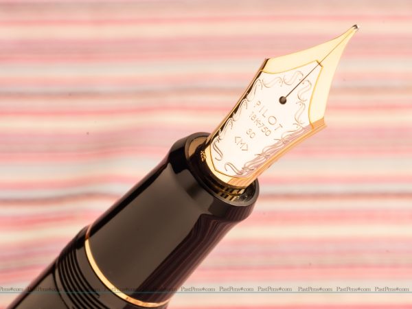 pilot custom urushi black fountain pen 18k gold nib