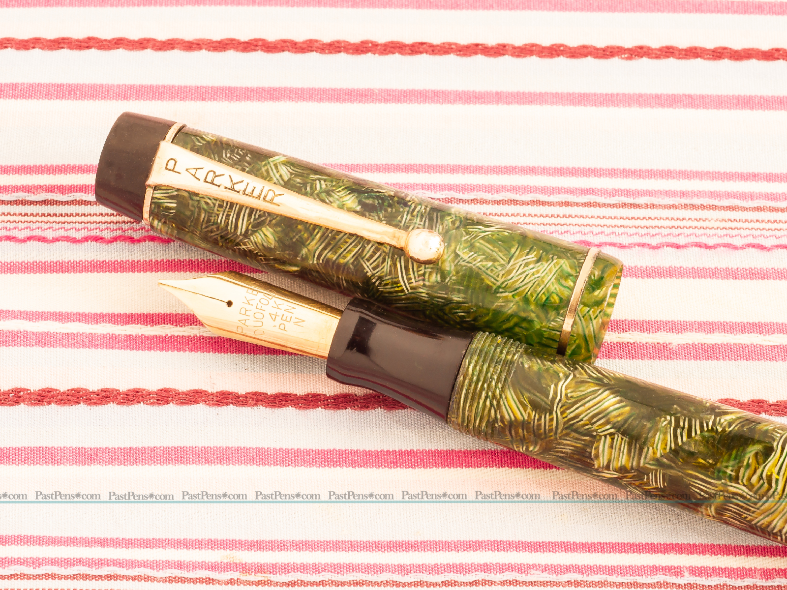 vintage parker victory Mark I green pearl hatched marble fountain pen